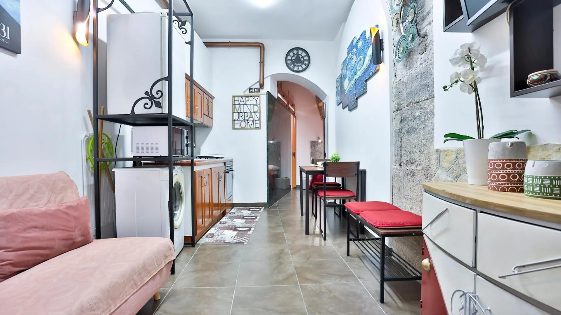 Storico 31 - Tiny & Comfy Studio Apartment Naples 0*,  Italy